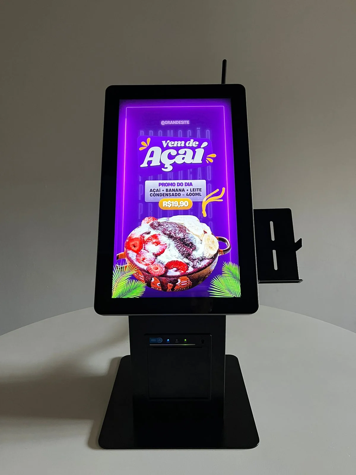 Totem Autoatendimento 15.6"